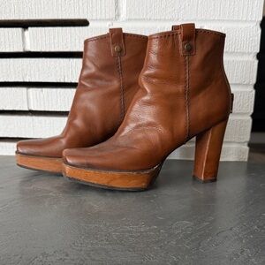 Stuart Weitzman Tan Leather Heeled Boots